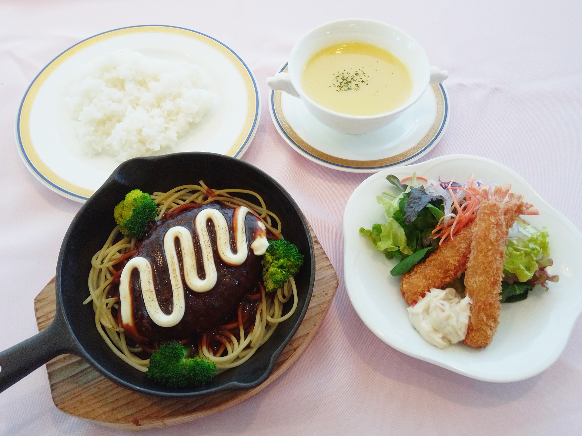 洋食のお楽しみランチ