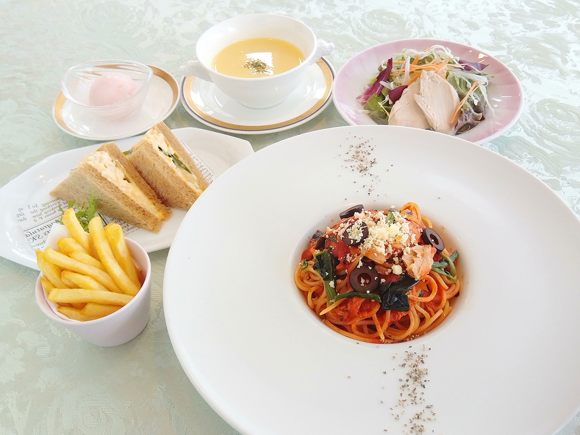洋食のお楽しみランチ